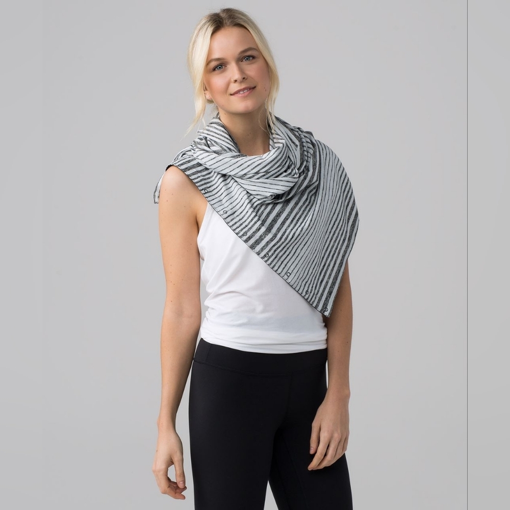 Lululemon Vinyasa Shawl Scarf